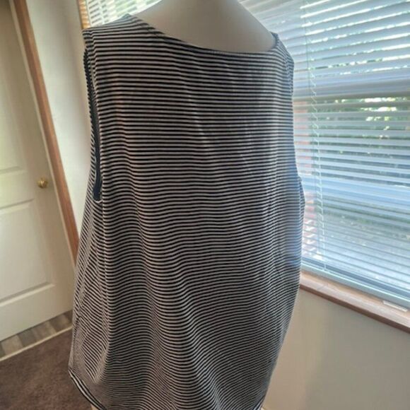 J. Jill Black/White Stripe Knit tank top, size 2X - Picture 3 of 4
